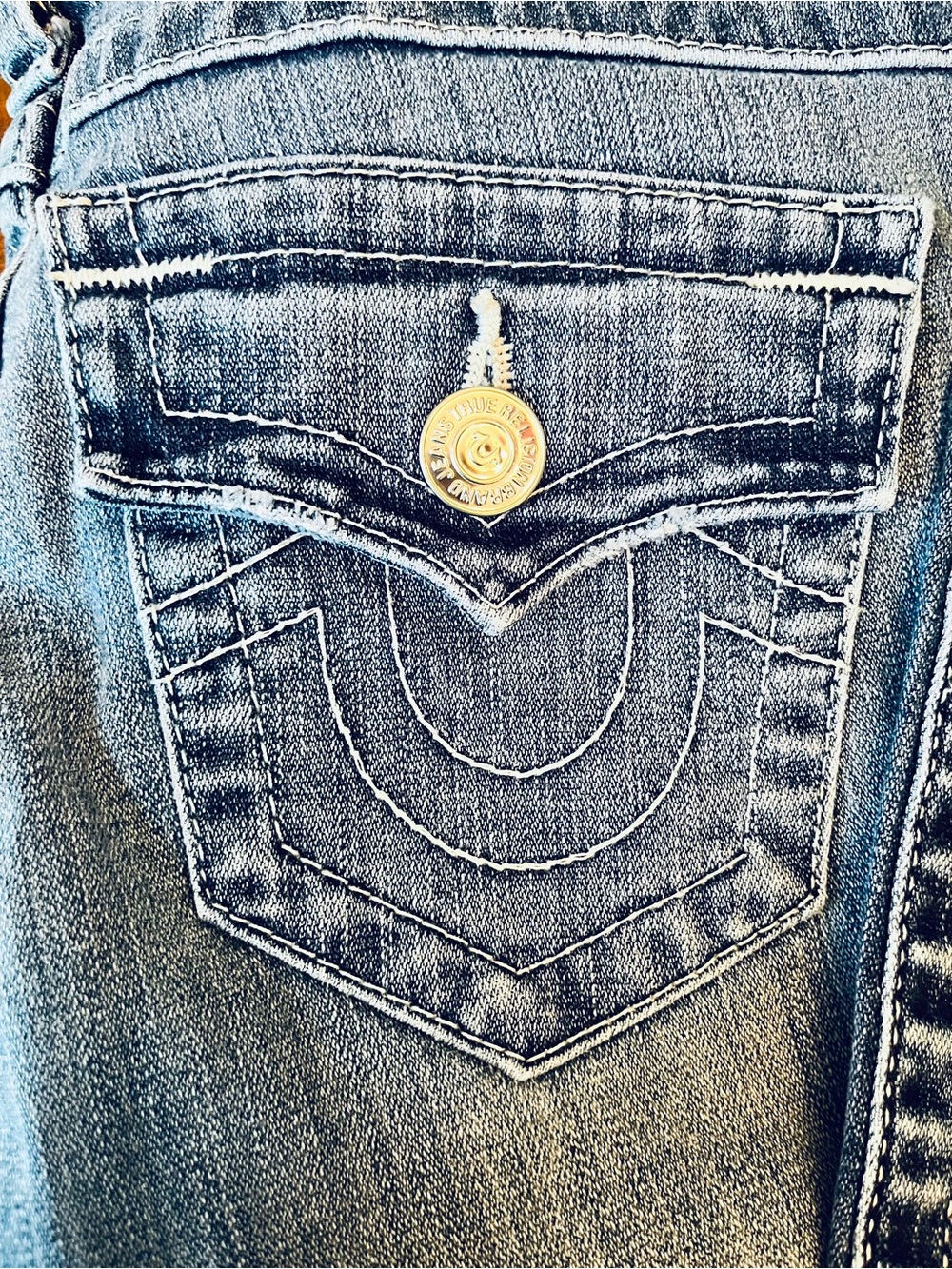 True Religion Washed Blue Denim Jeans w/Signature Tag (Sz. 26 & 34”L) EUC - Picture 10 of 10